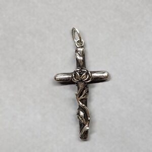 Vintage Solid Silver Rose Vine Cross Pendant Gothic Floral Crucifix Tested 4.4g